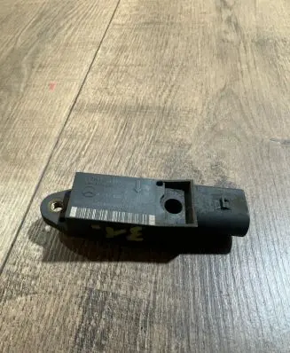 Mercedes-Benz E W211 Airbag deployment crash/impact sensor A0028202726 25571203A4