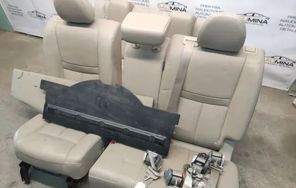 Nissan X-Trail T32 Second row seats 