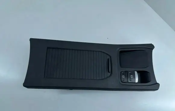 Cup holder front