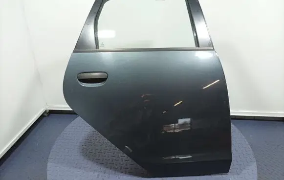Mitsubishi Colt Rear door