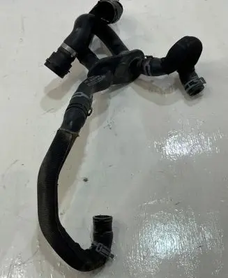 Audi A8 S8 D4 4H Engine coolant pipe/hose 4H1819372M