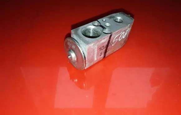 Nissan Qashqai Air conditioning (A/C) expansion valve 10A00 8FJ