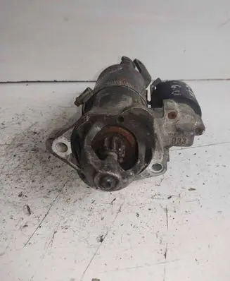 Volkswagen PASSAT B5 Starter motor 1005821933