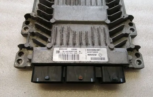 Renault Laguna III Engine control unit/module 8200882381 S122326133A 8200726923
