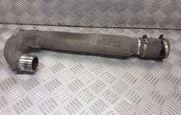 Opel Zafira B Intercooler hose/pipe 55353825