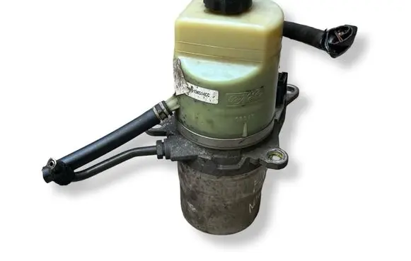 Ford Kuga I Power steering pump 4M513K514CC