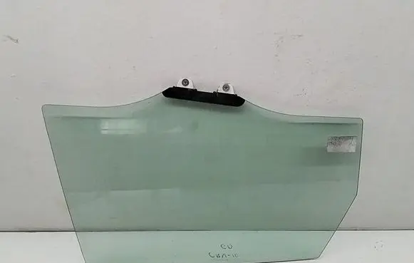 Honda CR-V Rear door window glass 73400SWWE00