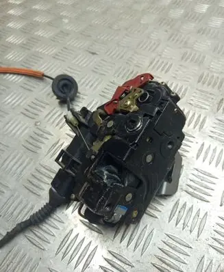 Audi A4 S4 B6 8E 8H Front door lock PA66307GF 8E0839016C