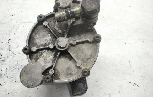 Volkswagen Transporter - Caravelle T4 Vacuum pump 075145101A
