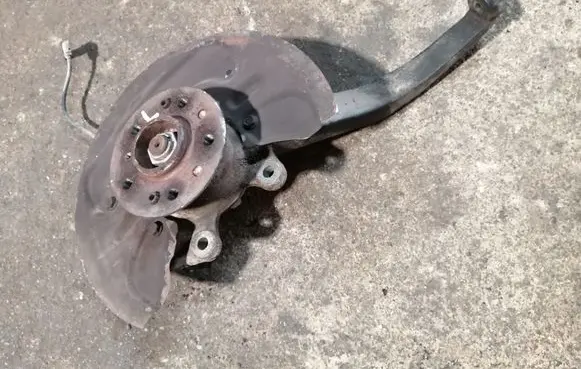 Mercedes-Benz R W251 Front wheel hub 