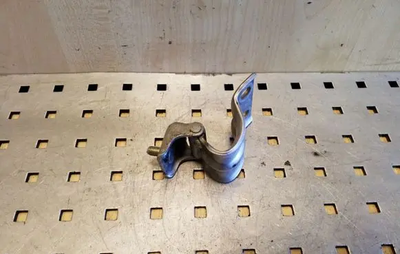 Audi A3 S3 8L Tailgate/trunk/boot hinge 8D9827299