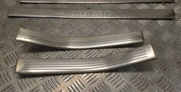Mercedes-Benz E W212 sill trim set (inner) A2126861136 A2126861236 2126860936