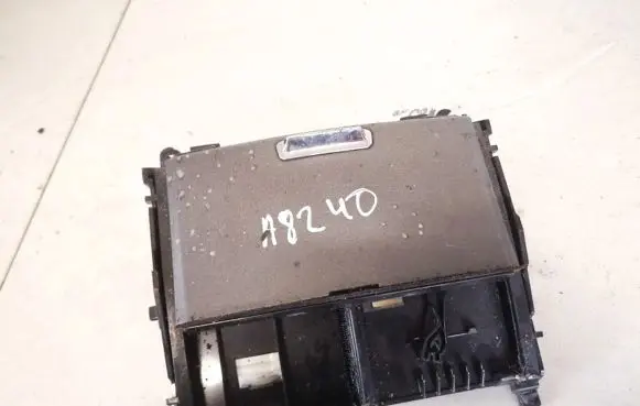Lexus IS 220D-250-350 Car ashtray 1a421032g 1a421-032g