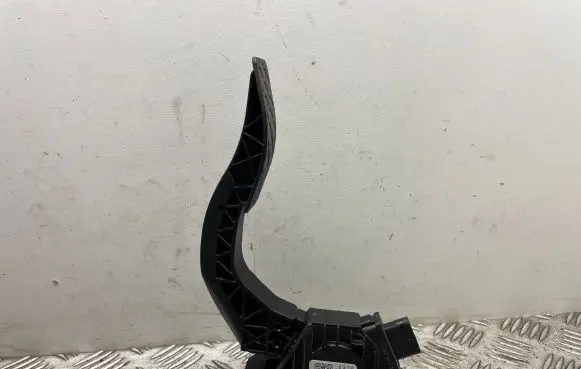 Audi A4 S4 B9 Accelerator throttle pedal 8W1723523