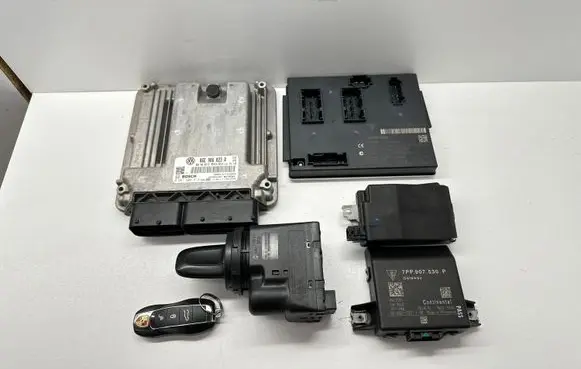 Porsche Cayenne (92A) Engine ECU kit and lock set 7PP907064EN 06E906023R