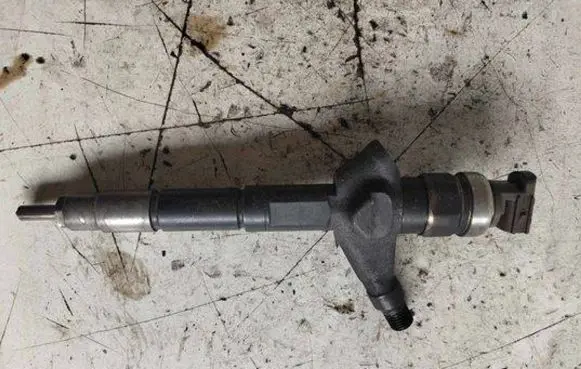 Nissan X-Trail T30 Fuel injector 16600ES60A 01H03663
