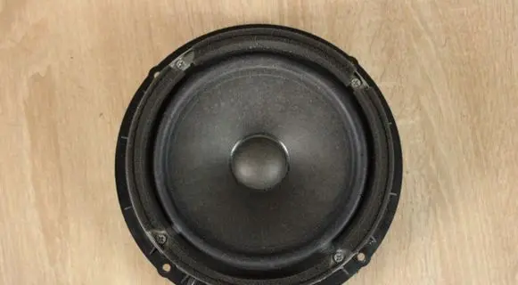 KIA Sorento Front door speaker