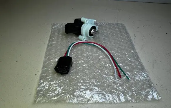 Mitsubishi ASX Headlight/headlamp level sensor 8651A095 8651A045