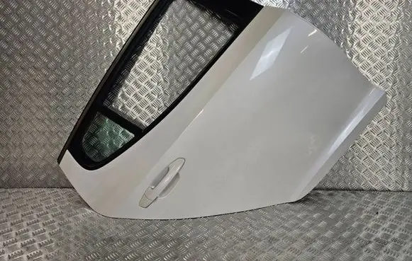 KIA Stinger Rear door