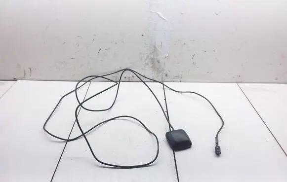 Mercedes-Benz CLK A208 C208 Aerial GPS antenna 1386212