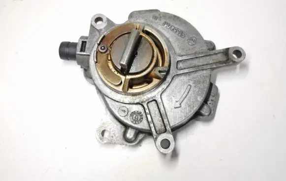 Audi A3 S3 8P Vacuum pump 06D145100E