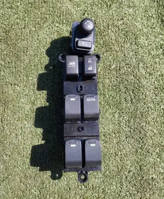 Suzuki SX4 S-Cross Quarter vent window switch 