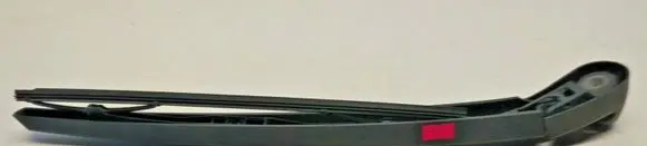 Rear wiper blade arm