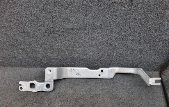 Audi A6 S6 C7 4G Fender mounting bracket 4G0807591B