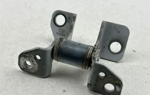 Chrysler Pacifica Front door upper hinge 1120038