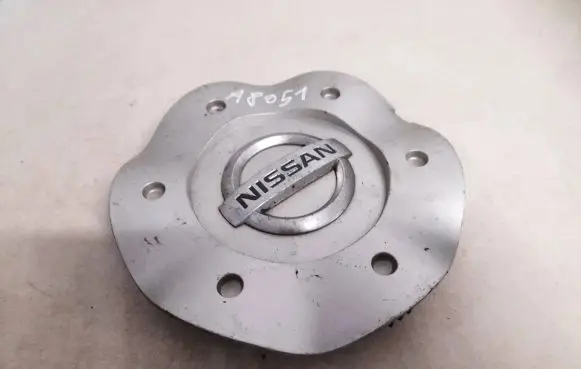 Nissan Primera Original wheel cap 40315ca100 40315-ca100