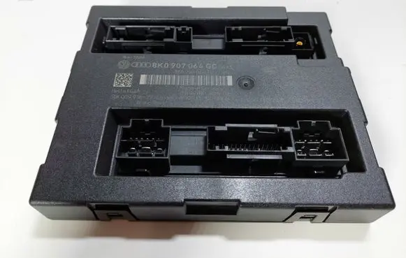 Audi A4 S4 B8 8K Comfort/convenience module 8K0907064GC