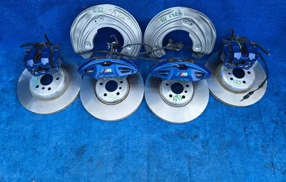 BMW 4 G22 G23 G24 G26 Brake discs and calipers set 6891283 6891284