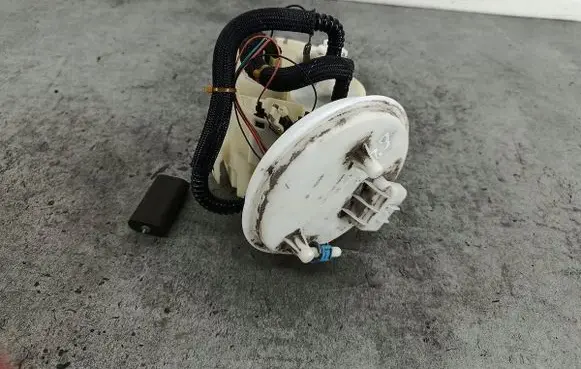 Opel Meriva A In-tank fuel pump 