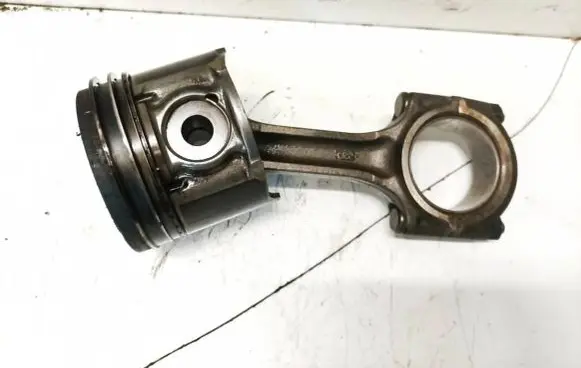 KIA Carnival Piston with connecting rod