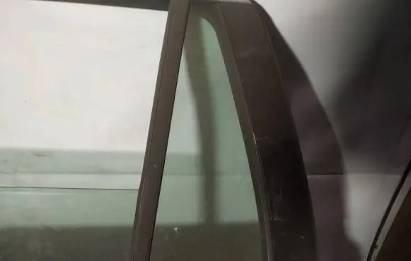 Volvo XC90 Rear vent window glass as2