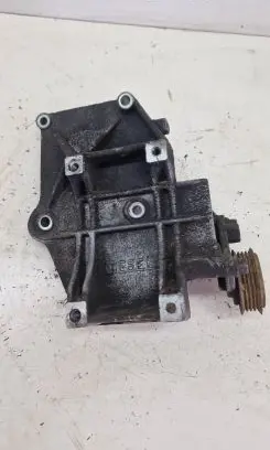 Volkswagen PASSAT B5 Engine mounting bracket 028260885A