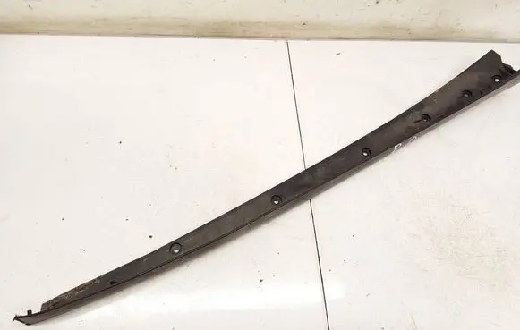 Seat Altea Front door glass trim molding 5P0854320