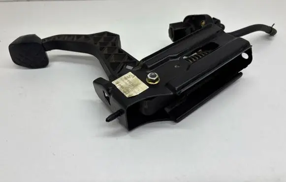 Volkswagen Bora Clutch pedal 1J1721059BA