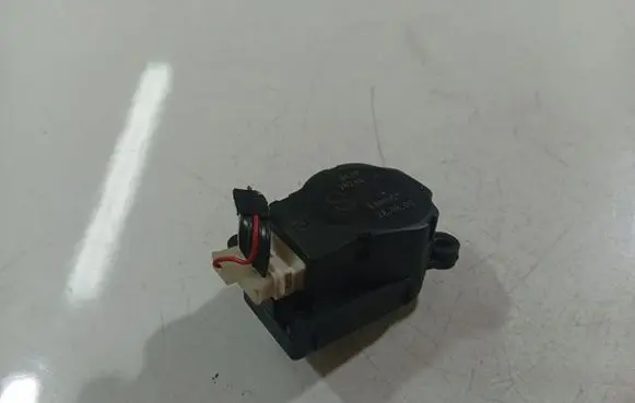Volvo S60 Air flap motor/actuator 38248