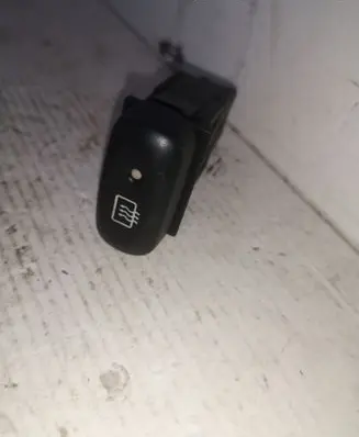 Suzuki Alto Windscreen/window heater switch MR0313