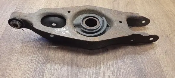 Maserati Ghibli Rear upper control arm/wishbone 670036580