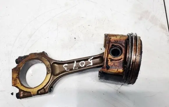 Lancia Lybra Piston with connecting rod