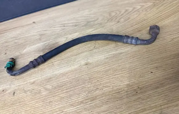 Volvo V70 Gearbox oil cooler pipe/hose 