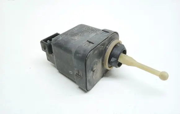 Headlight level adjustment motor