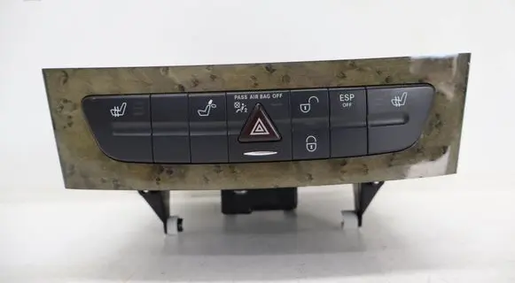 Mercedes-Benz CLS C219 Hazard light switch A2196800752