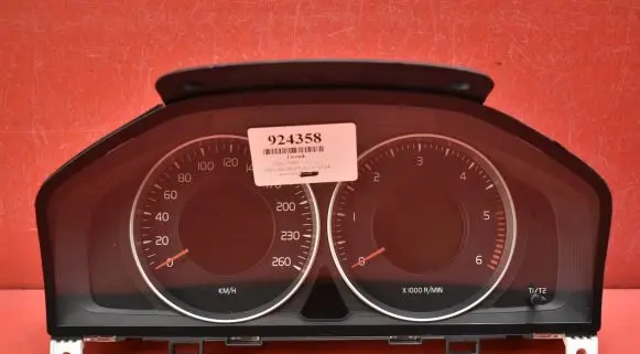 Volvo V60 Speedometer (instrument cluster) 31343323AA