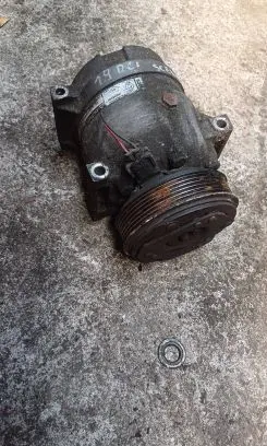 Renault Scenic I Air conditioning (A/C) compressor (pump) 7700105765