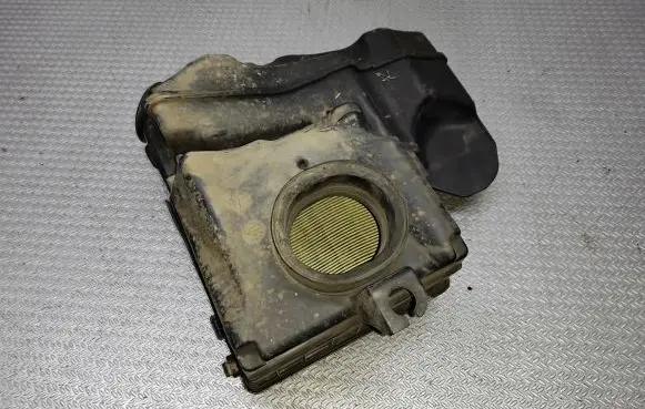 Honda CR-V Air filter box