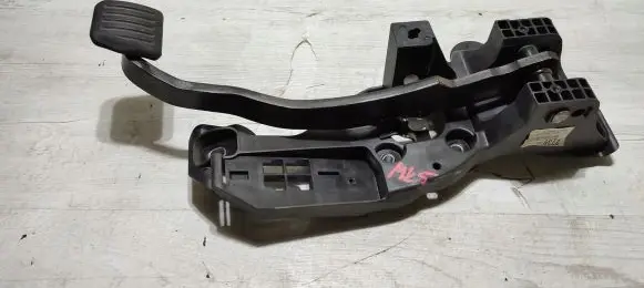 Ford Mondeo MK V Brake pedal FG9F856EBC