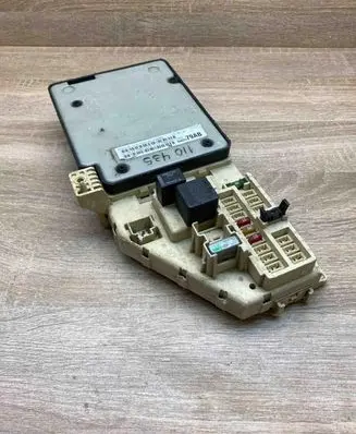 Chrysler Stratus Fuse module P04602379AB